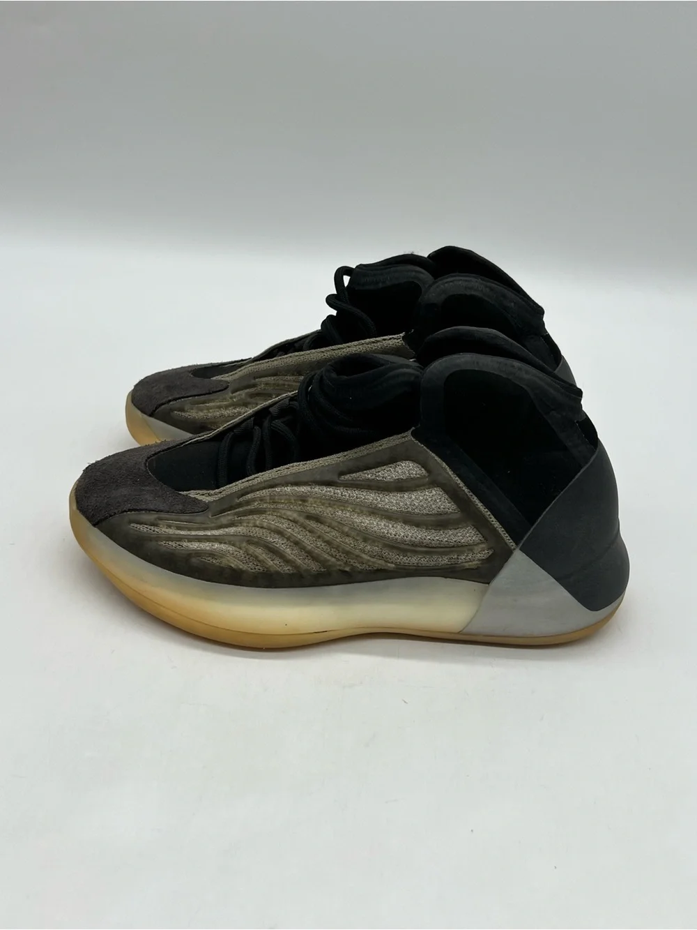 Adidas Yeezy Mens Size 6 Quantum QNTM Barium Gray Black Fashion Sneaker H68771